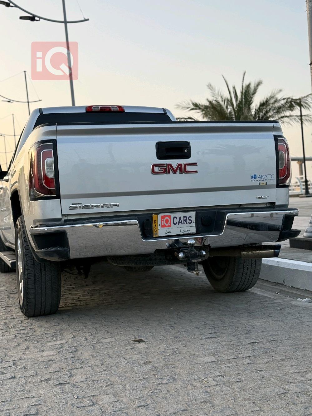 GMC Sierra